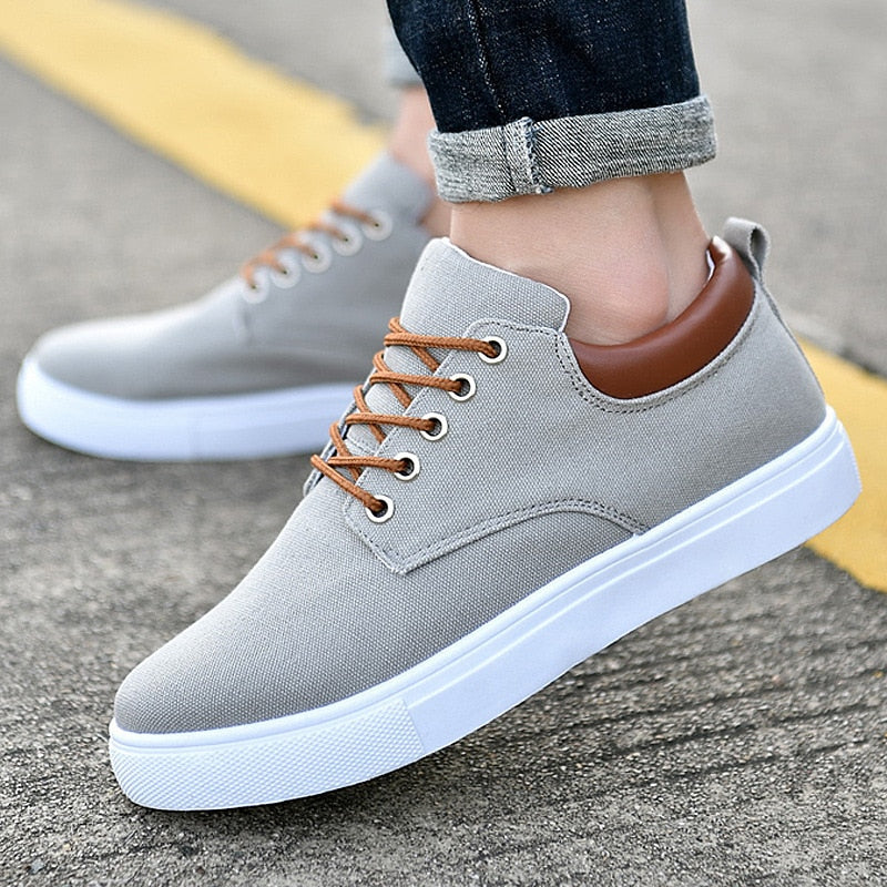 Magnus - Herren Sneaker mit eleganter weißer Sohle