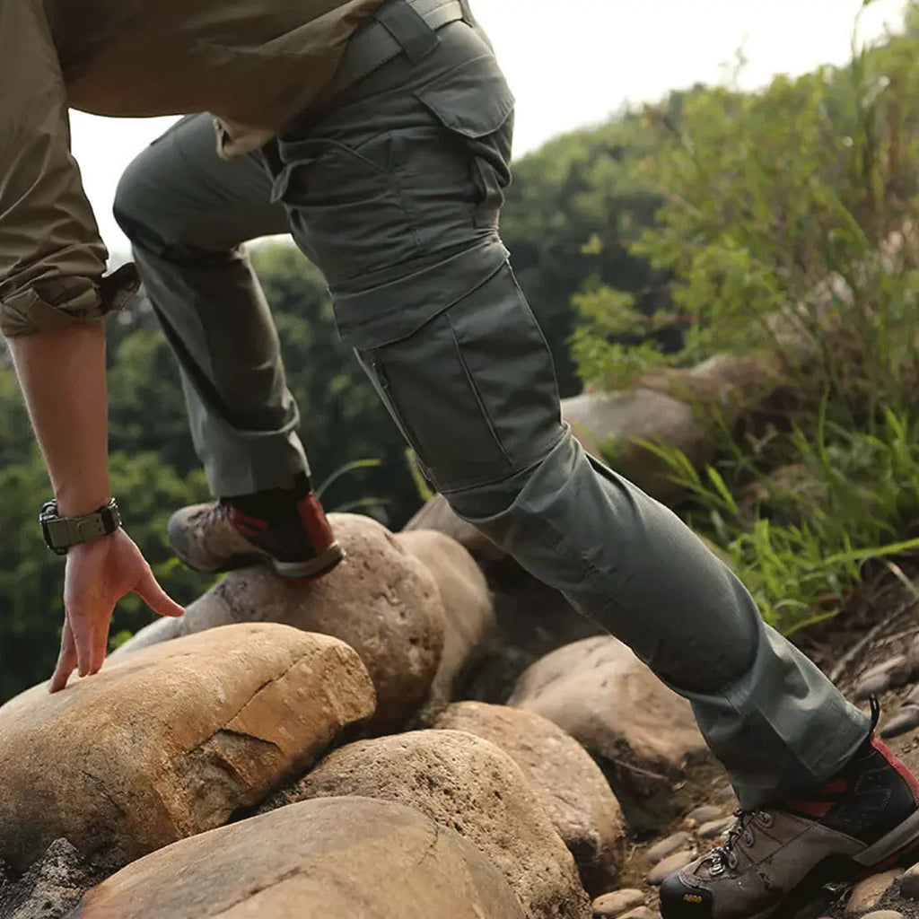 Bereit für den Einsatz: Taktische Hosen von WarriorWear® mit kostenlosem taktischen Gürtel